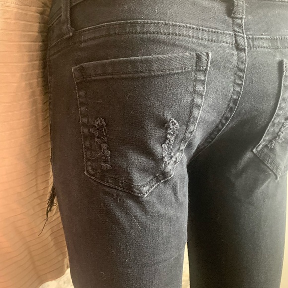 DISTRESSED LOW WAISTED BLACK JEANS - Picture 6 of 7